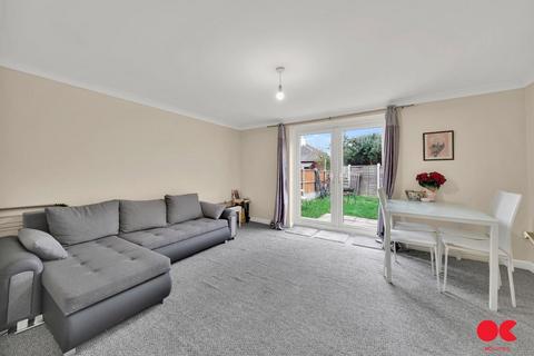 3 bedroom end of terrace house for sale, Dahlia Gardens, Ilford IG1