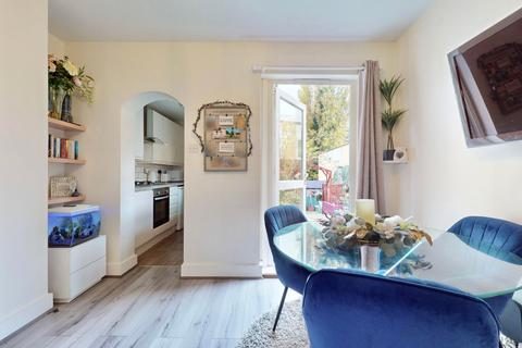 20 Queens Avenue, Greenford, UB6 9BX