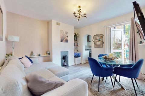 20 Queens Avenue, Greenford, UB6 9BX