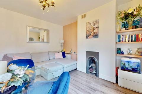 20 Queens Avenue, Greenford, UB6 9BX