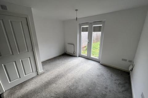 3 bedroom end of terrace house to rent, Rogers Avenue, Old St Mellons, Cardiff. CF3