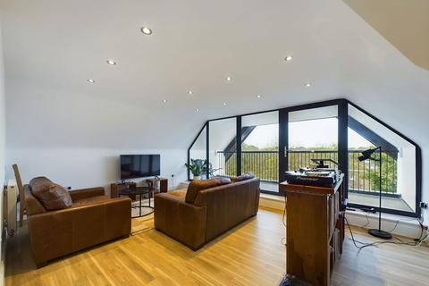 2 bedroom penthouse to rent - 12 North Road, Stevenage SG1
