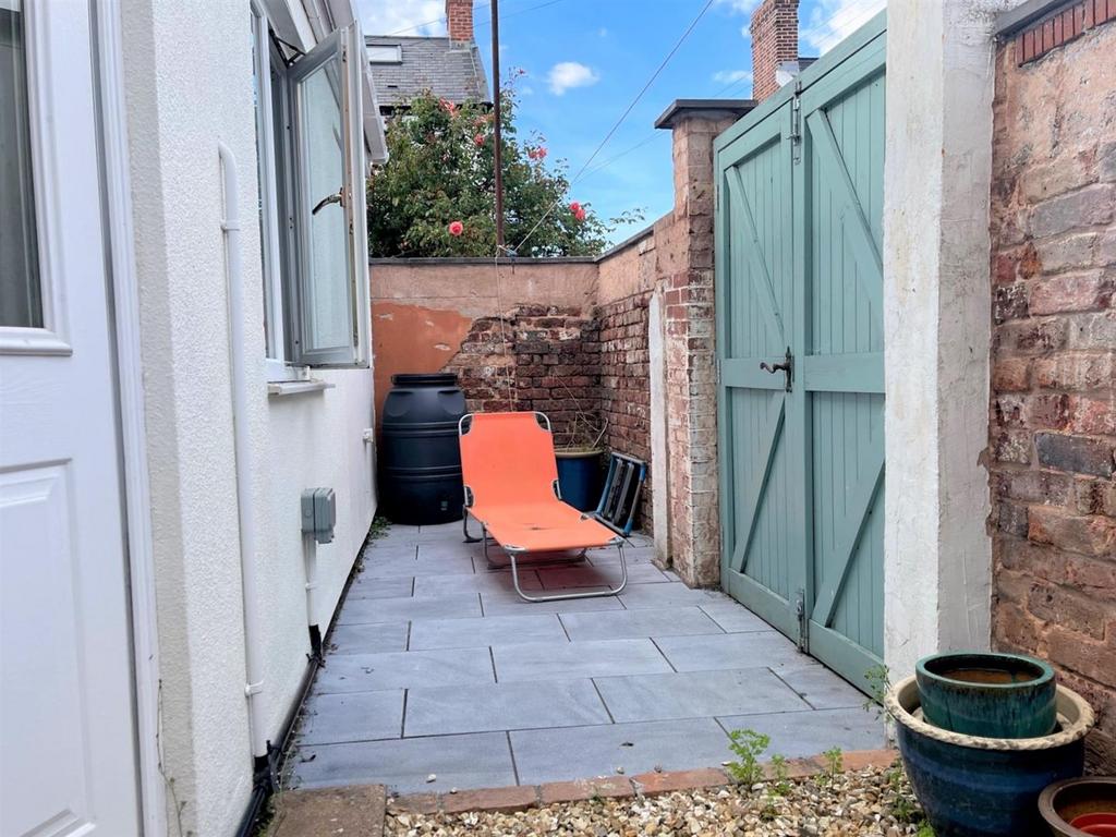 Rear Courtyard Garden