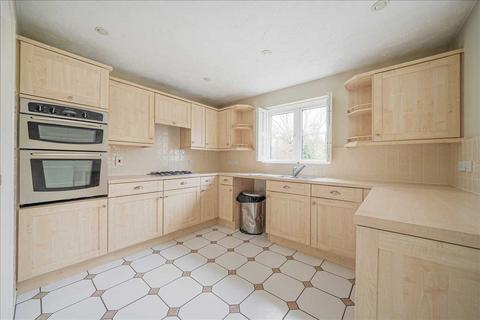 4 bedroom detached house to rent, Moneyer Road, Andover