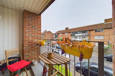 1 bedroom flat for sale, Florian Court, Hastings Road, London, E16