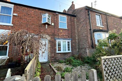 2 bedroom terraced house to rent, Acres Road, Manchester M21