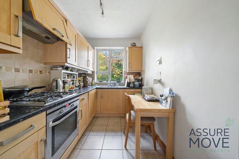 2 bedroom flat to rent, Moss Hall Grove, Moss Hall Court Moss Hall Grove, N12