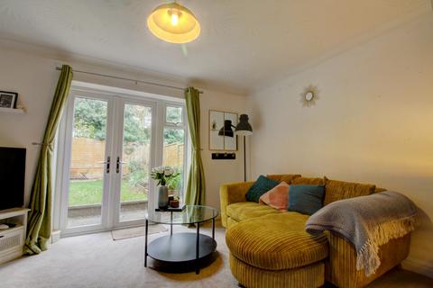 2 bedroom end of terrace house for sale, Foxwood Farm Way, Leeds, LS8