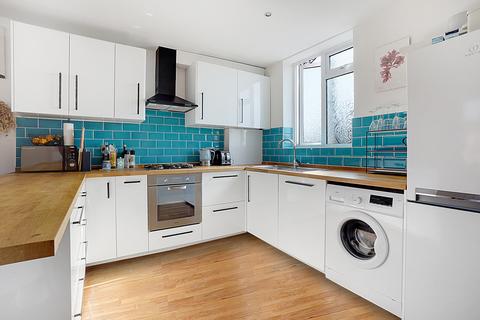 20 Carnbrook Road, London, SE3 8AE