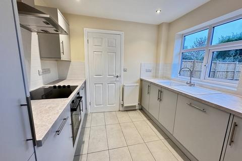 3 bedroom detached house to rent, Castle Close, Calverton, Nottingham