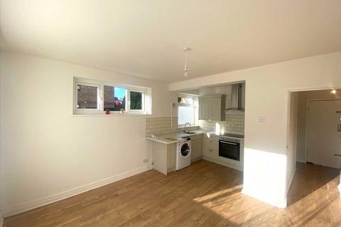 1 bedroom apartment to rent, 115 Glendale Gardens, Leigh on Sea SS9