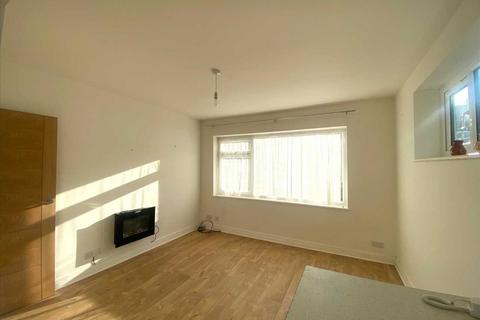 1 bedroom apartment to rent, 115 Glendale Gardens, Leigh on Sea SS9