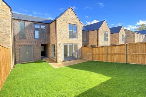 3 bedroom link detached house to rent, Fewston Drive, Harrogate