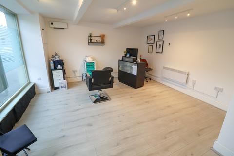 Property to rent, High Street West, Derbyshire SK13