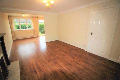 3 bedroom detached house to rent, Evesham Avenue, Glossop SK13