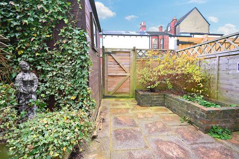 10 Wharfedale Avenue, Harrogate, HG2 0AU