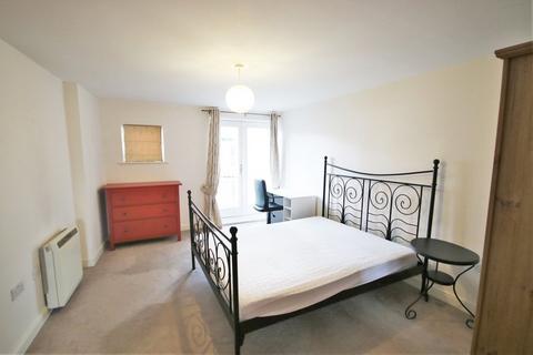 3 bedroom flat to rent, Bingley Court, Canterbury CT1