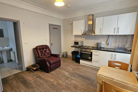 Studio to rent, Staverton Road, Willesden Green, London NW2