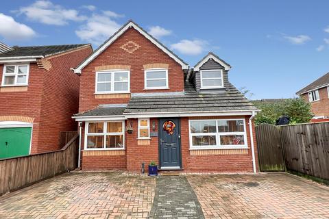 4 bedroom detached house for sale, Windsor Drive, Westbury