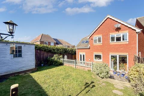 4 bedroom detached house for sale, Windsor Drive, Westbury