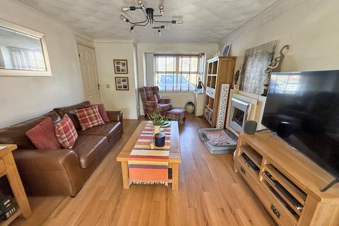 4 bedroom detached house for sale, Windsor Drive, Westbury