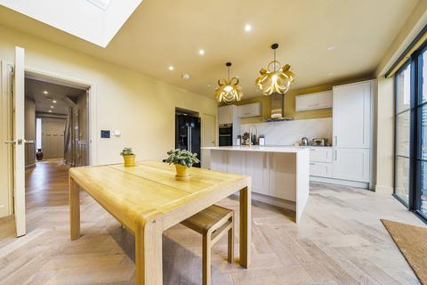 1 Lavidge Road, London, SE9 3NE