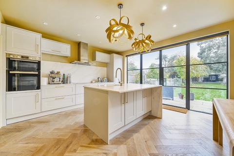 1 Lavidge Road, London, SE9 3NE