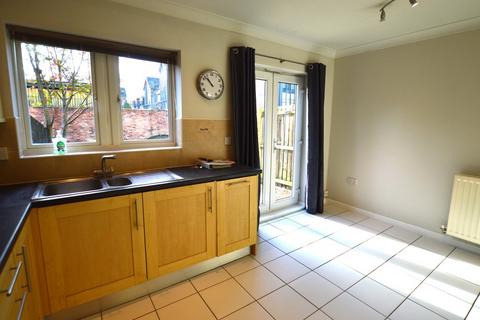 3 bedroom townhouse to rent, Blue Bridge Lane, York YO10