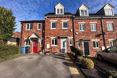 3 bedroom townhouse to rent, Claymoor Close, Mansfield, Nottinghamshire