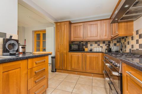 4 bedroom detached house for sale, Victoria Road, Finedon NN9