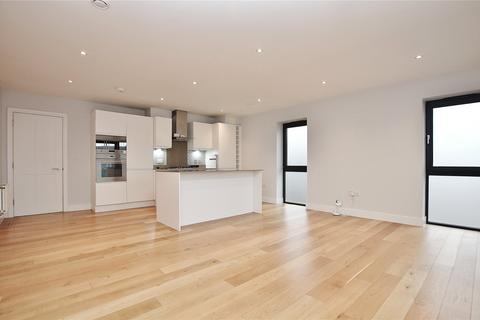 2 bedroom flat for sale, High Street, Woking GU21