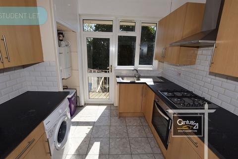 3 bedroom flat to rent, Portswood Road, SOUTHAMPTON SO17