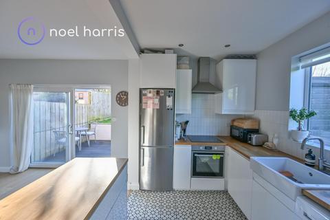 3 bedroom end of terrace house for sale, Weldon Crescent, High Heaton, NE7