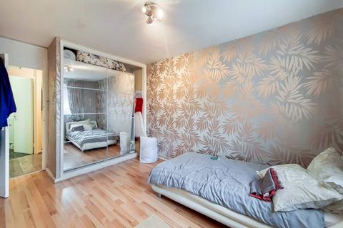 1 bedroom flat for sale, Bedford Road, Clapham North, London, SW4