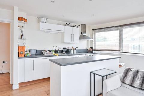 2 bedroom flat for sale, John Ruskin Street, Elephant and Castle, London, SE5