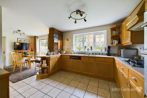 5 bedroom detached house for sale, Quixhill Close, Ashbourne