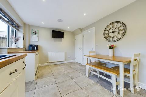 12 Shipton Drive, Uttoxeter, ST14 7NJ