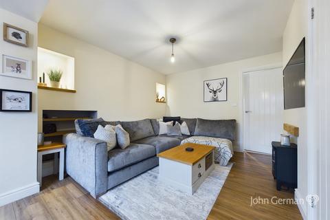 12 Shipton Drive, Uttoxeter, ST14 7NJ