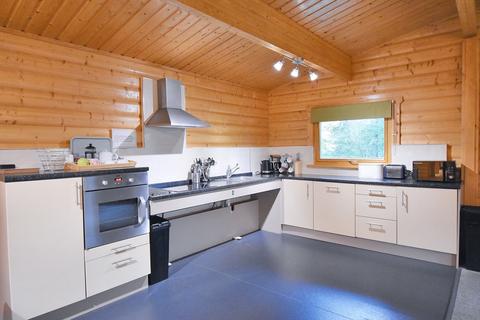 3 bedroom chalet for sale, 3 Kenwick Woods, Louth LN11 8NP