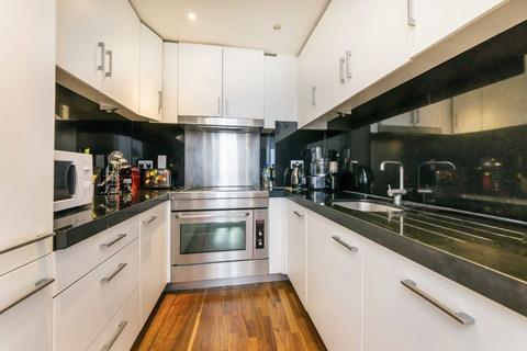 2 bedroom flat to rent, Fairmont Avenue, London E14