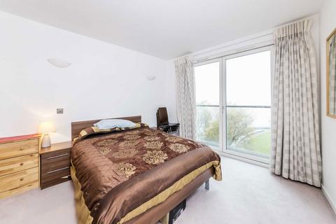 2 bedroom flat to rent, Fairmont Avenue, London E14