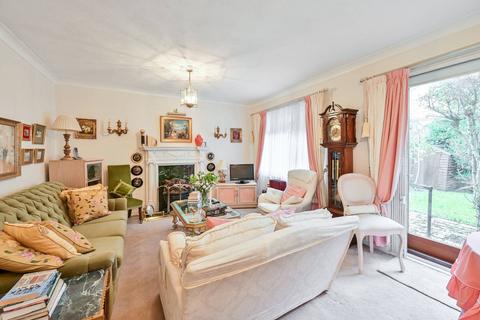 undefined, Graces Mews, Camberwell, London, SE5