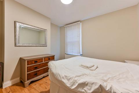 3 bedroom maisonette to rent, Aldis Street, Tooting Broadway, London, SW17