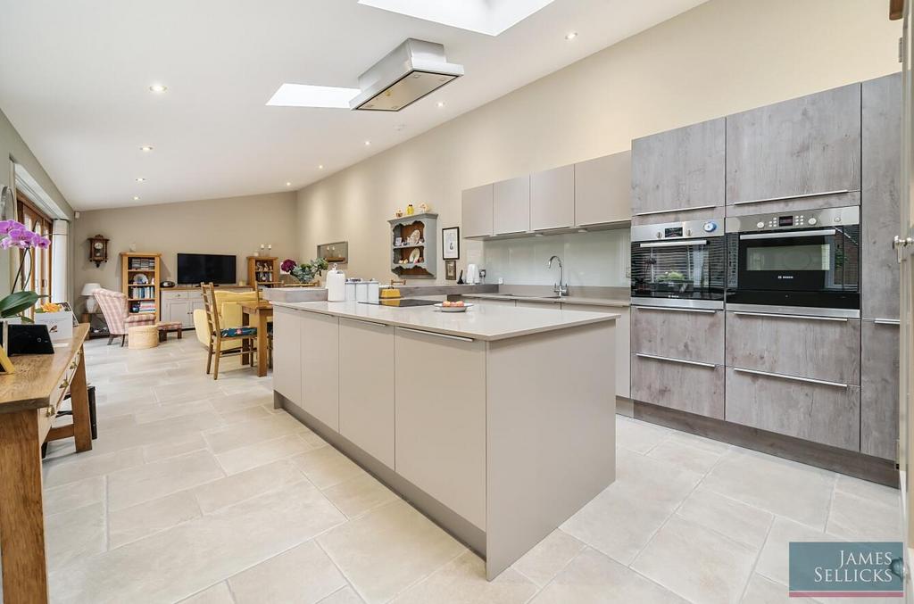 Open plan living/dining/kitchen