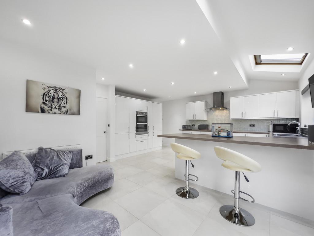 Kitchen/Dining Area