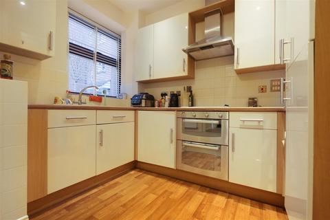 2 bedroom flat to rent, Watford WD17