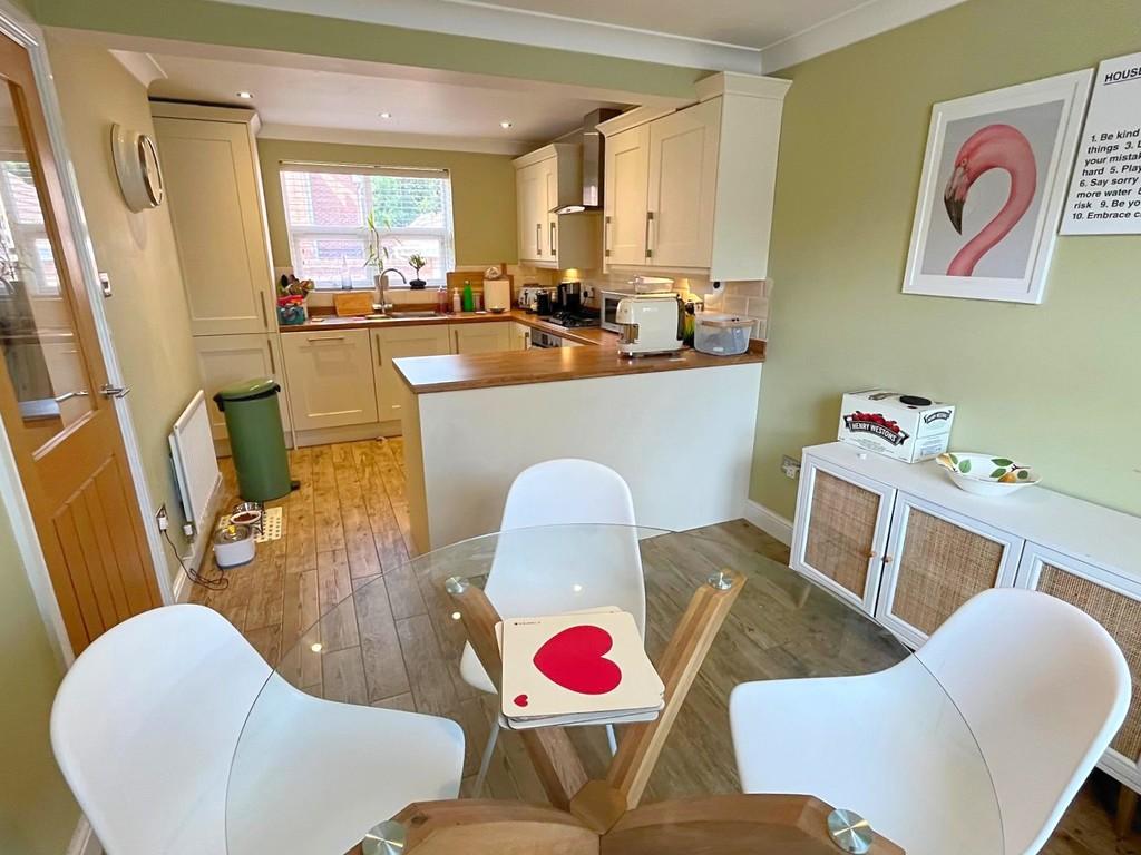 Dining to Kitchen