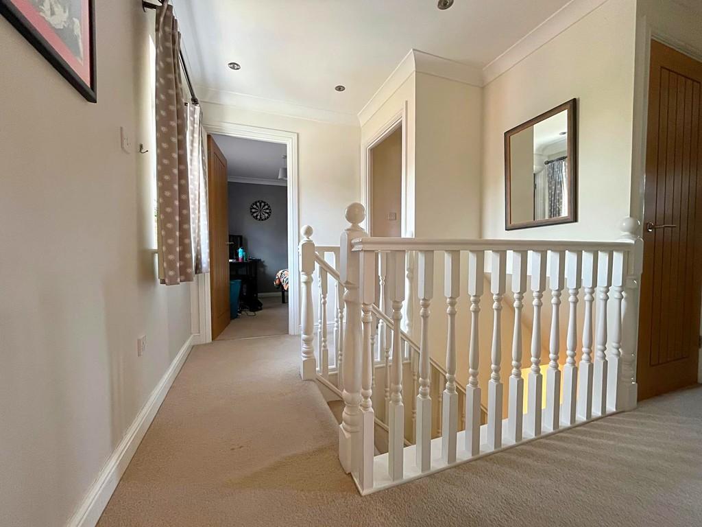 Landing to stairs