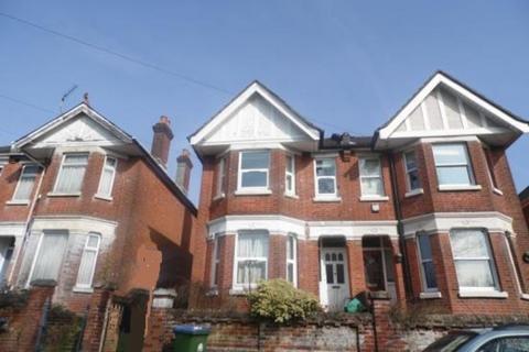 5 bedroom detached house to rent, Highfield Crescent, Southampton