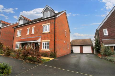 4 bedroom semi-detached house to rent, Edith Drive, Alton, Hampshire, GU34